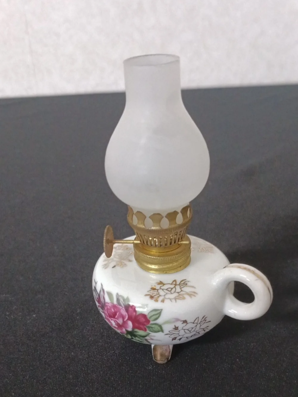 Vintage-Style White Floral Mini Oil Lamp with Frosted Glass Chimney